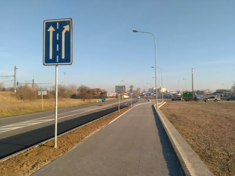Cyklistická stezka na ulici Kostelanské ve Starém Městě - 2018