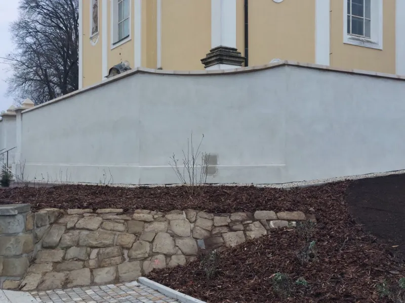 Revitalizace hřbitova v obci Jalubí - IV Etapa, Opěrná zeď